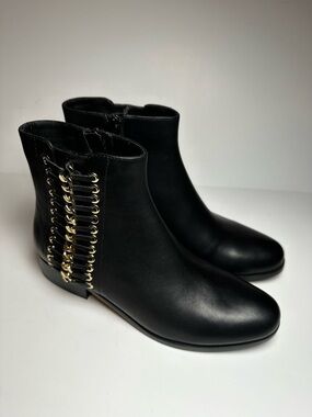 Vaneli Rheta Black Leather Ankle Boots with Gold Eyelet Detail size 5.5